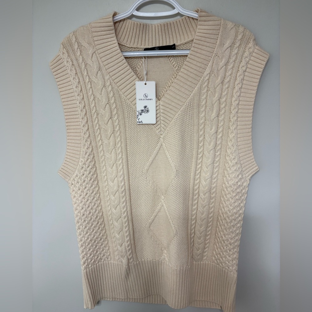 NWT Lillusory Cream V-Neck Cable Knit Sweater Vest